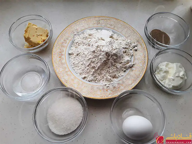 آماده سازی مواد اولیه برای طرز تهیه نان مخصوص رمضان تبریز ماه بانو